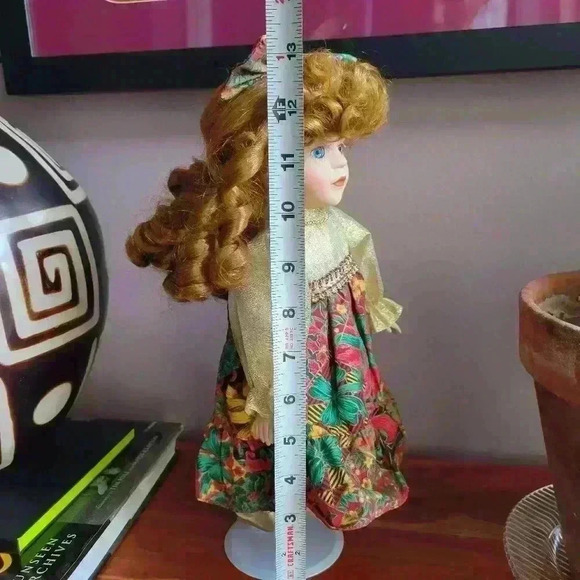 THE COLLECTORS CHOICE Porcelain Doll Blue Eyes Curly Brown Hair Floral Dress - Picture 7 of 9